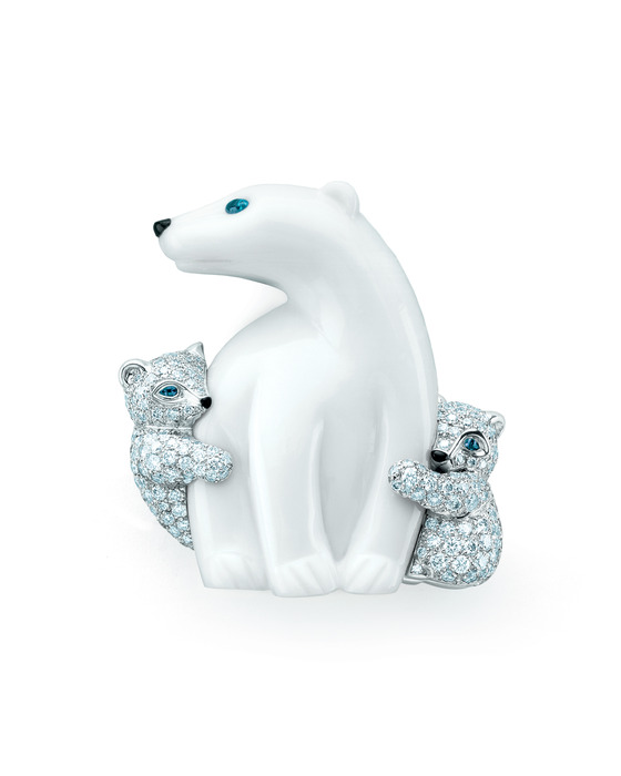 Tiffany & Co. 白玉髓及鑽石北極熊胸針,價格未定。